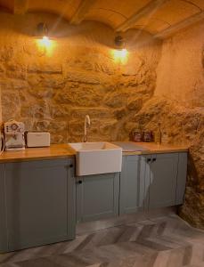 Kjøkken eller kjøkkenkrok på Gaia Resort - Cueva las reinas