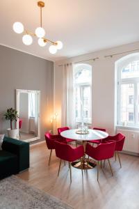 Posezení v ubytování The Grande Kaßberg Apartment - Balkon, Netflix, Nespresso, Zentral
