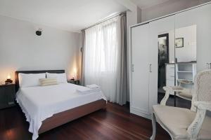 Postel nebo postele na pokoji v ubytování Breathtaking Bosphorus View With Large Terrace