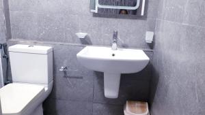 Koupelna v ubytování Chenu Villa Hikka