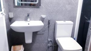 Koupelna v ubytování Chenu Villa Hikka