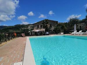 The swimming pool at or close to CASALE SAN FORTUNATO Még 28 kép