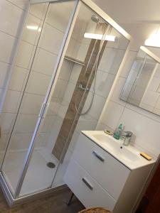 Ένα μπάνιο στο Maison Les Pieds dans l eau +5 φωτογραφίες