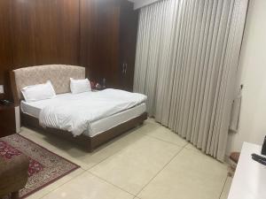 Hotel temple view inn客房内的一张或多张床位