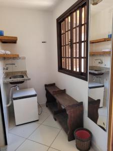 Santo Mirante Hostel的厨房或小厨房