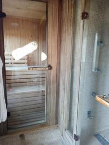 O baie la Apartamento romántico en plena naturaleza con piscina, jacuzzi y sauna
