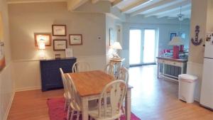 Galería fotográfica de GUIDING LIGHT UNIT C - GROUNDFLOOR apts en Jekyll Island 15 fotos más