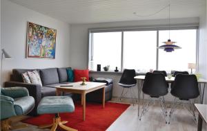 Posezení v ubytování Three-Bedroom Holiday Home In Hundested