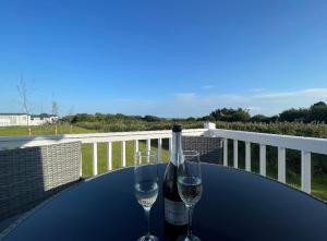 Foto dalla galleria di Newperran 102 - 2 Bedroom Country & Valley View Caravan a Cubert