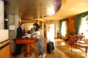 Hostia v ubytovaní Hotel Luis