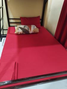 Ліжко або ліжка в номері 8-pax Jumong's Transient Inn