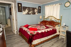 Postel nebo postele na pokoji v ubytování Guest Suite - Private Retreat - J-1