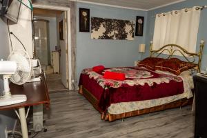 Postel nebo postele na pokoji v ubytování Guest Suite - Private Retreat - J-1