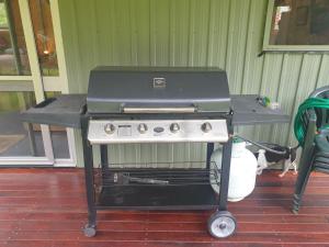 Attrezzature per barbecue disponibili per gli ospiti della casa vacanze