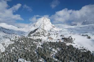 A general mountain view or a mountain view taken from a szállodákat
