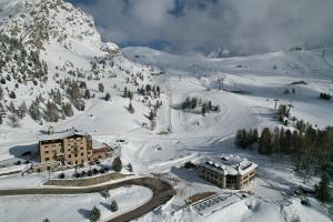 Hotel Pordoi Passo Pordoi Vegetarian Hotel during the winter