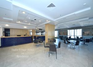 Restaurace v ubytování Haifa Tower Hotel - מלון מגדל חיפה