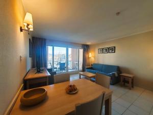 Posedenie v ubytovaní CAP HERMES Studio 31m2 Vue Port Climatise piscine,