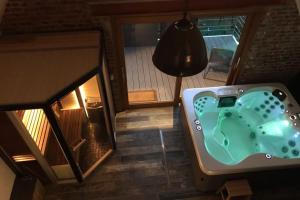 Kúpeľňa v ubytovaní Spa privatif à la ferme - Haut de gamme - Atypique