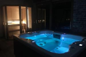 Fotografia z galérie ubytovania Spa privatif à la ferme - Haut de gamme - Atypique v destinácii Bois-Grenier