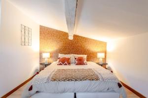 Posteľ alebo postele v izbe v ubytovaní La Villa les lauriers, 150 m de la mer, Grimaud, golfe de St Tropez + 37 fotografií