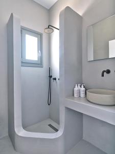 A bathroom at Siora of Paros - Ammiralis & Castelis