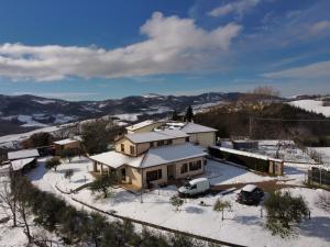 Obiekt Casa vacanze fra gli ulivi zimą