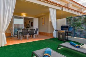 Posedenie v ubytovaní Luxury Holiday House Tenerife