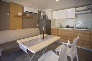 Fotografie z fotogalerie ubytování OAZA MIRA 2 Mobile House - Camp Baško Polje v destinaci Baška Voda