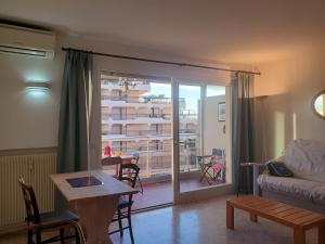 Fotografia z galérie ubytovania FREJUS PLAGE LE Mediterranee 2 T2 50m2 climatise v destinácii Fréjus
