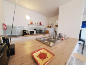 Fotografia z galérie ubytovania FREJUS PLAGE LE Mediterranee 2 T2 50m2 climatise v destinácii Fréjus
