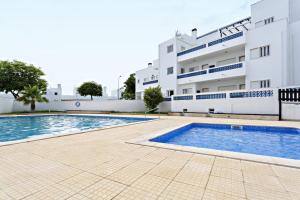 בריכת השחייה שנמצאת ב-Gardénia Apartment או באזור