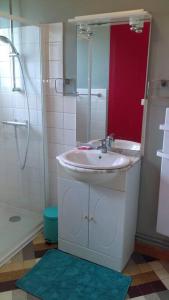 Kúpeľňa v ubytovaní Calme et sérénité au gîte des hortensias