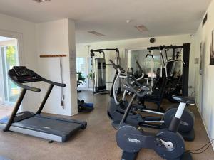 Posilňovňa alebo fitness centrum v ubytovaní ALCAZABA beach