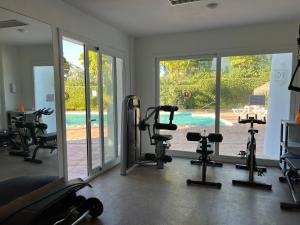 Posilňovňa alebo fitness centrum v ubytovaní ALCAZABA beach