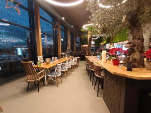 Restaurace v ubytování Ferienwohnung Kiruga