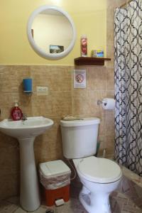 Vannituba majutusasutuses Hostal Romy