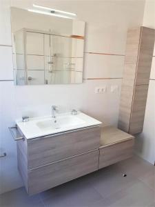 Łazienka w obiekcie O VICEDO NATURALEZA Y PLAYAS