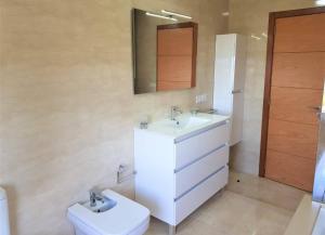 Łazienka w obiekcie O VICEDO NATURALEZA Y PLAYAS