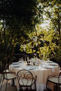 Ein Restaurant oder anderes Speiselokal in der Unterkunft Hotel Buna Mostar 