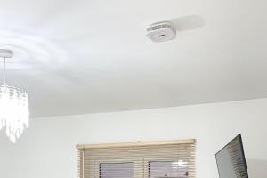 a room with a white ceiling and a window at Entire home: Bicester Village 10min walk (650m) in Bicester +42 photos