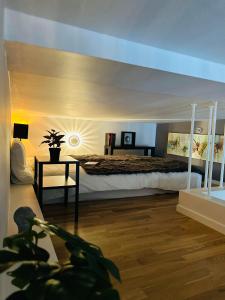 Postel nebo postele na pokoji v ubytování Spacious & stylish apartment in Oslo - Supercentral