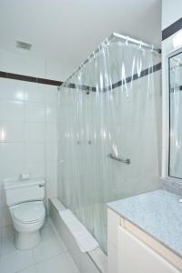 Ванна кімната в Hotel Dann Combeima