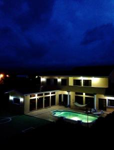 Bazén v ubytování Casa Lila nebo v jeho okolí
