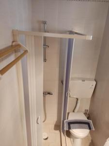 Koupelna v ubytování Kissandros Hotel