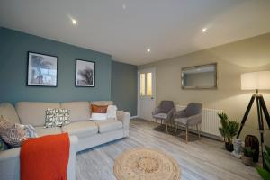A seating area at Perfectly located 4 bed town house in central Wetherby sleeps 8