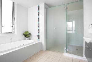 Ένα μπάνιο στο Aspect Caloundra