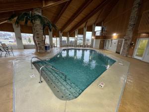 Bazén v ubytování Days Inn by Wyndham Batavia Ohio nebo v jeho okolí