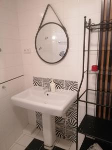 Ein Badezimmer in der Unterkunft Apartament Szczytna NO'10