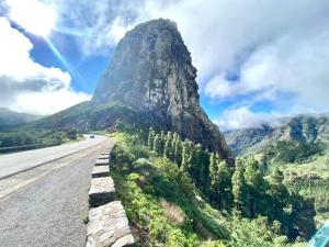 Zdjęcie z galerii obiektu Casa rural con Wifi y estupenda vista a la montaña en Hermigua w mieście Hermigua